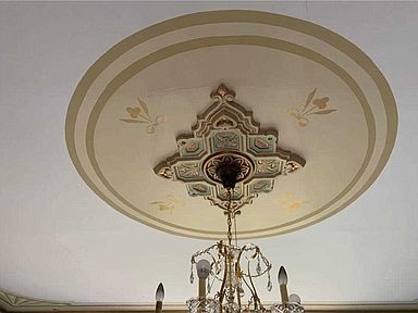 Dining room painted ceiling medallion