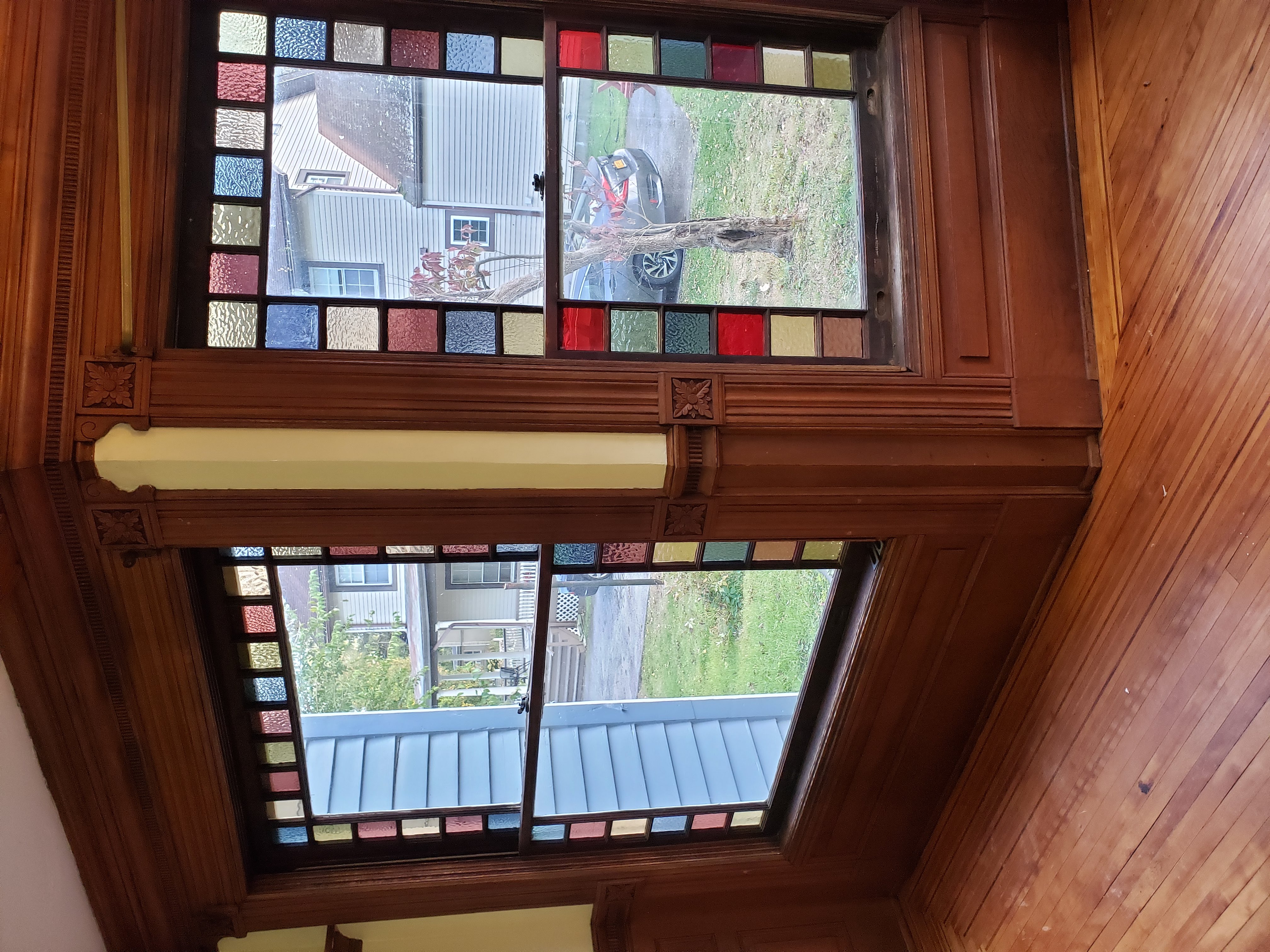 Queen Anne window detail in later house extension